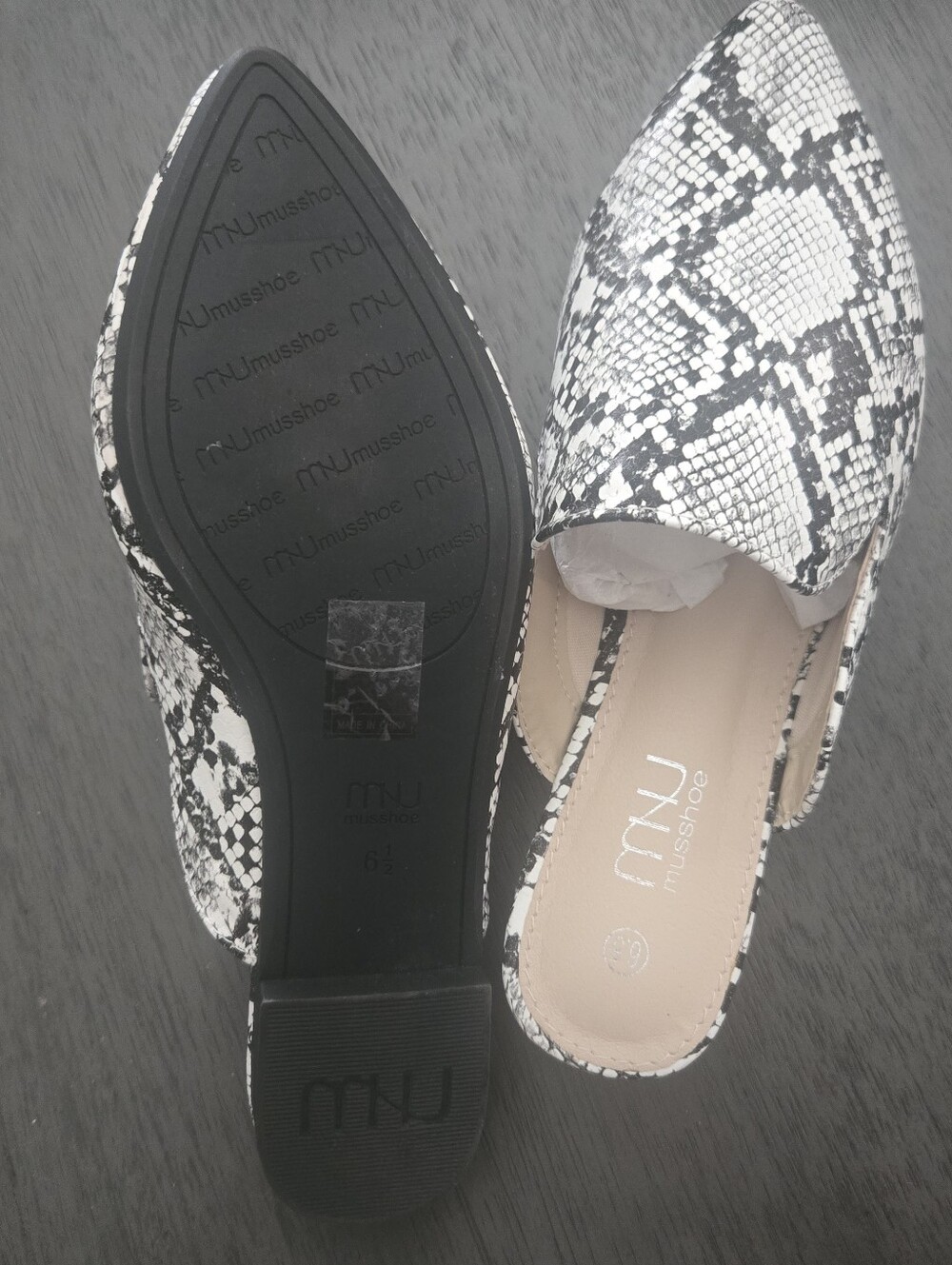MUSSHOE Snakeskin Pointed Toe Mule Flats Black White Size 6.5 Like New - Picture 8 of 11